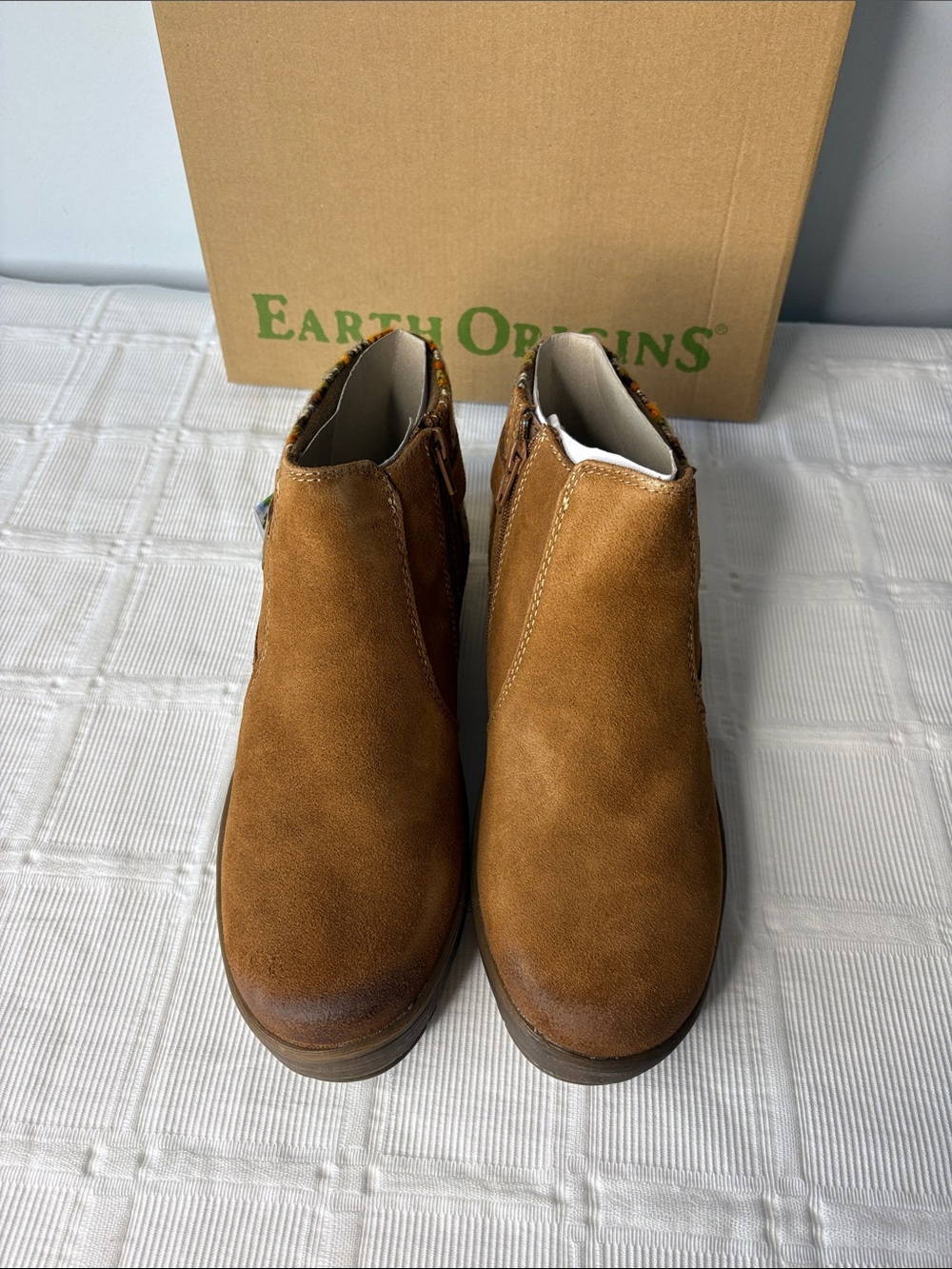 Earth Origins Brown Suede Ankle Boots with Multicolor Knit Cuff Side Zip 10W - Picture 3 of 9